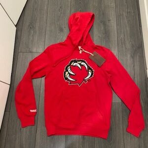 Mitchell & Ness Vancouver Grizzlies Leaf Grab Red Hoodie NWT
